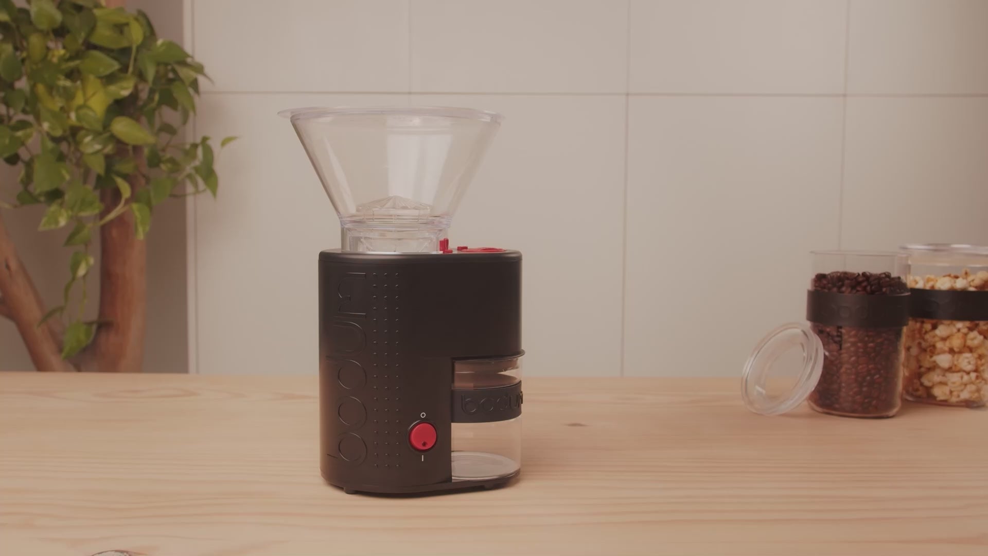 Video instructions on how to operate Bodum Coffee Grinder 